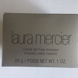 Laura mercies loose powder
